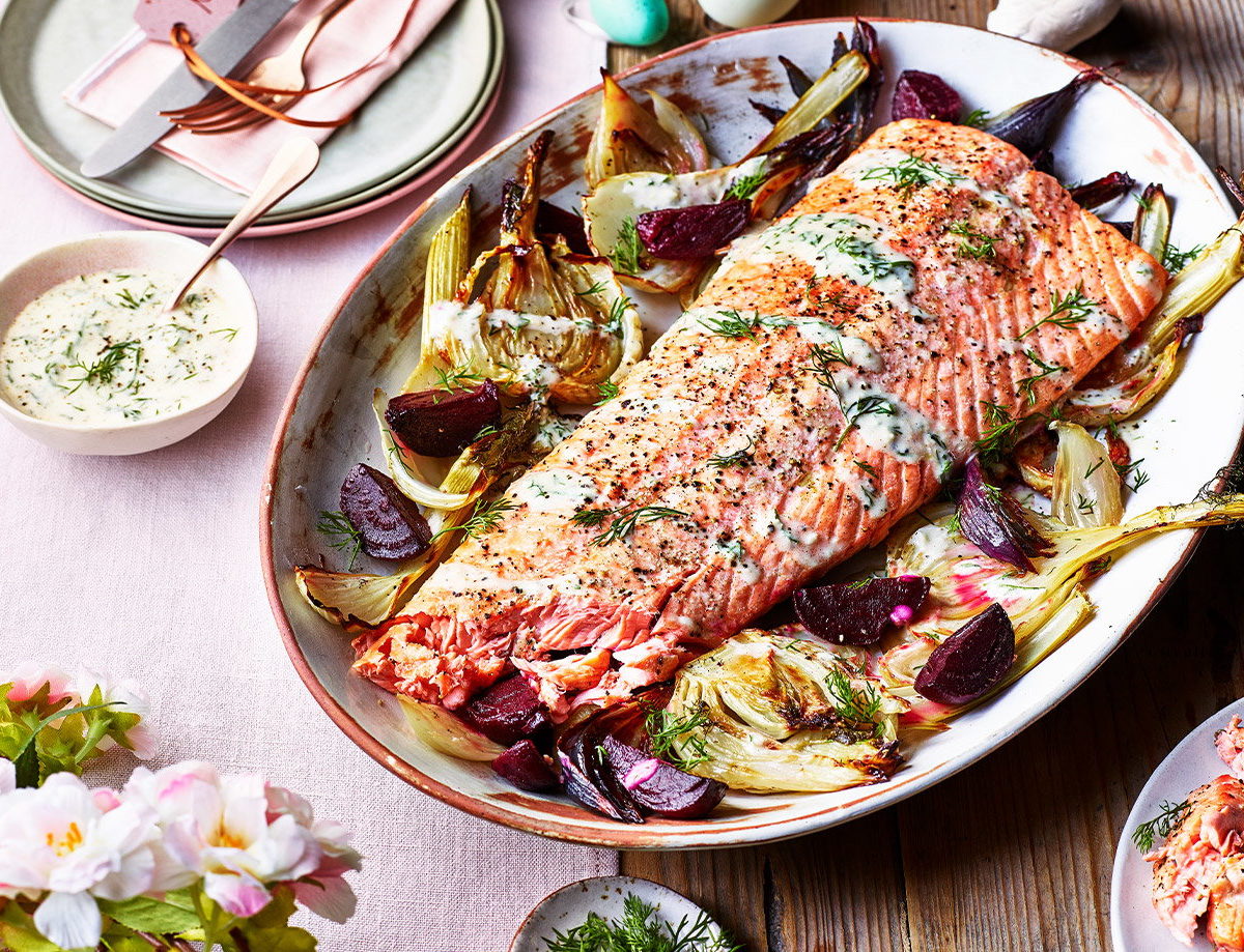 Roasted salmon with beetroot and fennel